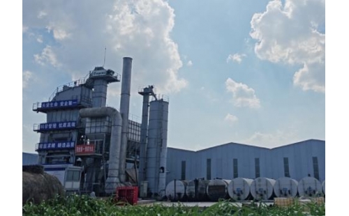 2024年8月9日安徽亳州瀝青拌合站導(dǎo)熱油鍋爐系統(tǒng)清洗工程結(jié)束