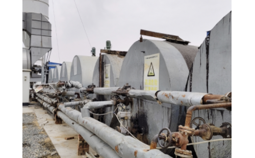 2024年10月17日內(nèi)蒙烏海瀝青拌合站8噸導(dǎo)熱油爐系統(tǒng)整體清洗